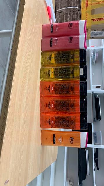 Douche gels. beschikbaar voor biedingen