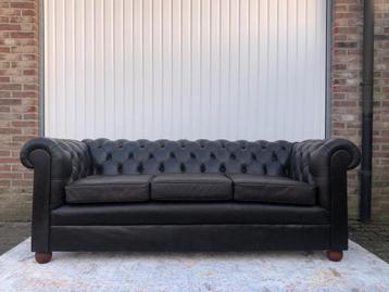Nette Chesterfield in prima staat  beschikbaar voor biedingen