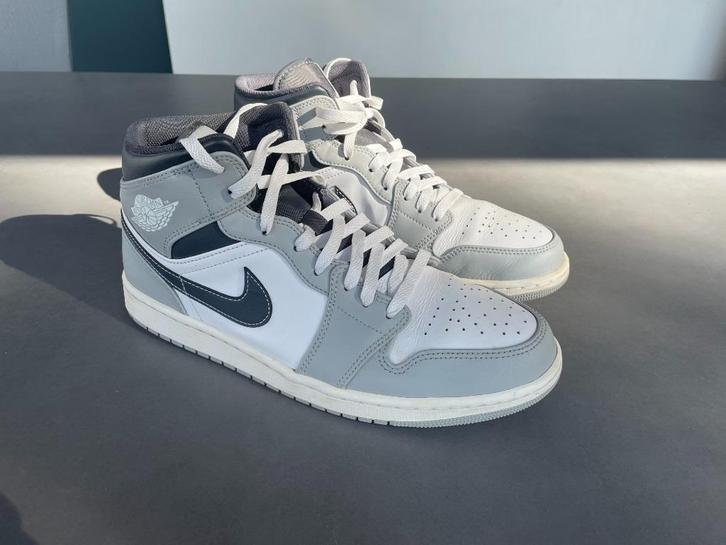Air Jordan 1 Mid, Kleding | Heren, Schoenen, Zo goed als nieuw, Sneakers, Overige kleuren, Ophalen of Verzenden