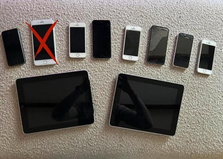 Lot iphone et ipad vintage, Telecommunicatie, Mobiele telefoons | Apple iPhone, iPhone 5, Grijs, Ophalen