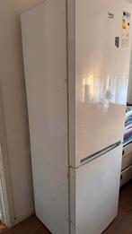 BEKO RCSA330K20W WHITE STATIC COMBINED REFRIGERATOR, Elektronische apparatuur, Ophalen, Gebruikt, 200 liter of meer, 160 cm of meer