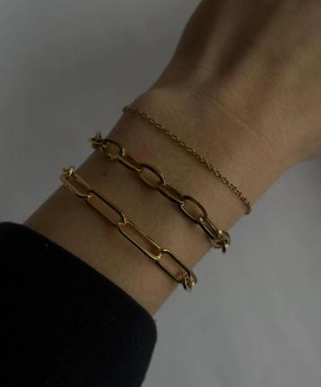 Armbandje  beschikbaar voor biedingen