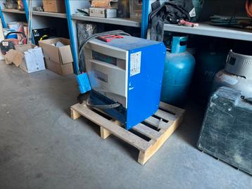 Batterijlader heftruck beschikbaar voor biedingen