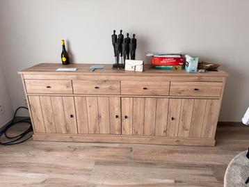 Kast / dressoir beschikbaar voor biedingen