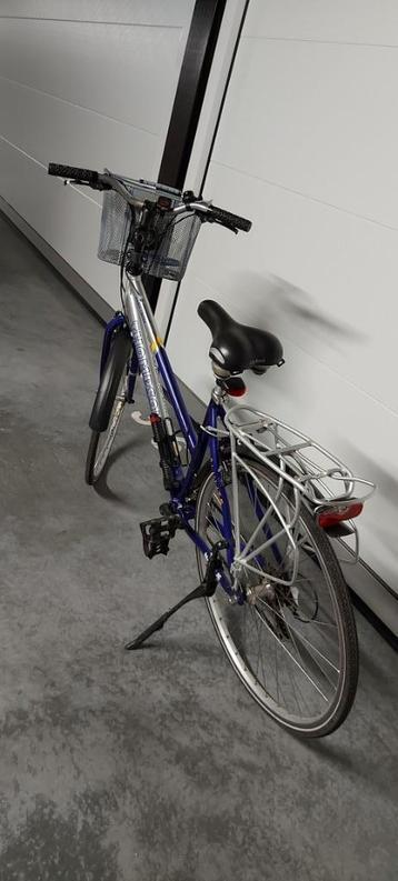 Damesfiets beschikbaar voor biedingen