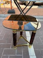 Antieken tafeltje, Enlèvement