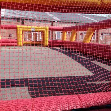 Unieke kans!!!!Opblaasbare voetbalveld beschikbaar voor biedingen