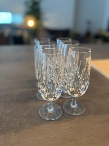 Set 6 kristallen champagne glazen beschikbaar voor biedingen