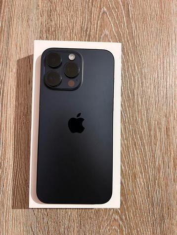 iPhone 15 Pro Max in perfecte staat. beschikbaar voor biedingen