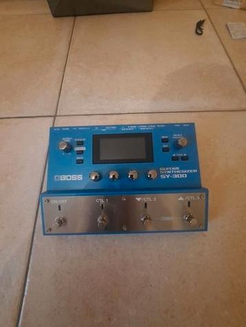 Boss SY-300 Guitar Synthesizer (gitaarpedaal amper gebruikt) beschikbaar voor biedingen