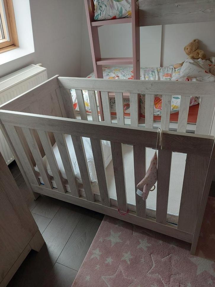 Kinderbed tot 3/4 jaar oud, Kinderen en Baby's, Kinderkamer | Complete kinderkamers, Zo goed als nieuw, Ophalen