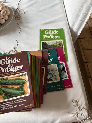 52 Boeken de moestuingids 1 nummer week in zeer goede staat beschikbaar voor biedingen