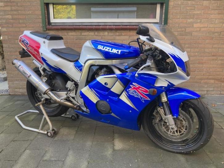 ORIGINELE SUZUKI GSXR 400 R !! COLLECTORS ITEM !!, Motoren, Motoren | Oldtimers, Super Sport, 12 t/m 35 kW, 4 cilinders, Minimaal motorrijbewijs A2