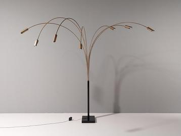 Imposante Italiaanse vintage arc-lamp met 7 armen beschikbaar voor biedingen