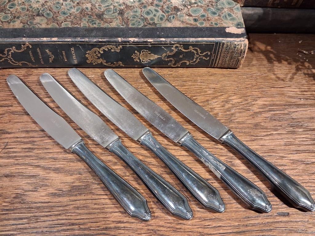 Set de couteaux en métal argenté, Antiquités & Art, Enlèvement ou Envoi