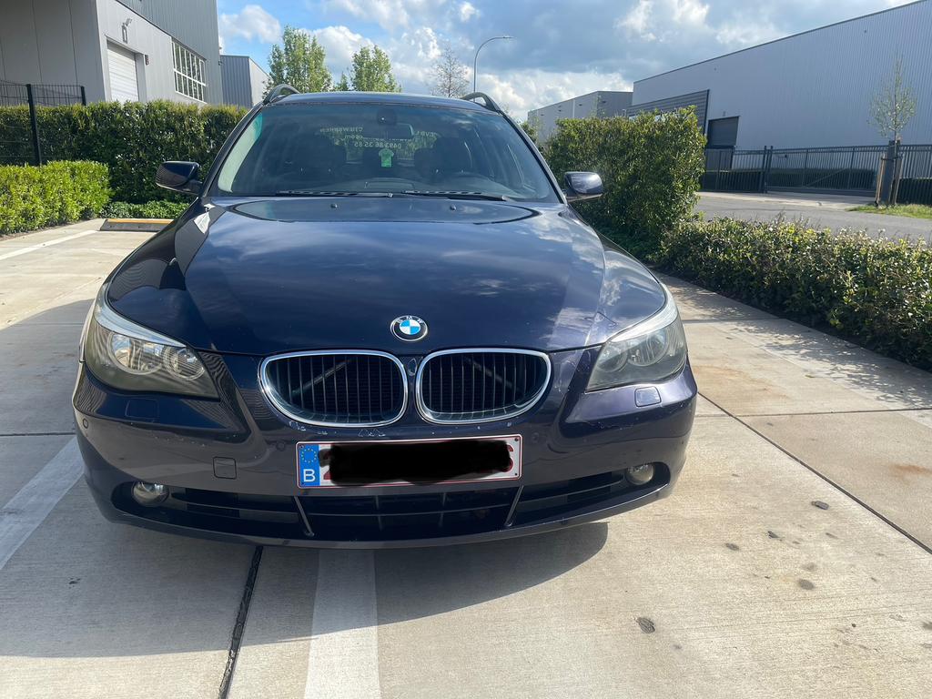 Bmw 525D die wagen start rijd goed, Auto's, BMW, Zwart, Blauw, 5 deurs, Euro 4
