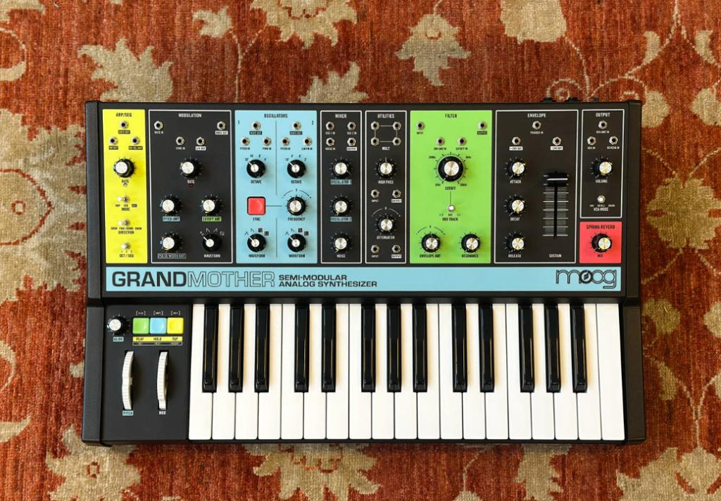 Moog Grandmother - Bien lire la description, Musique & Instruments, Synthétiseurs, Autres marques, Autres nombres, Avec valise ou flightcase