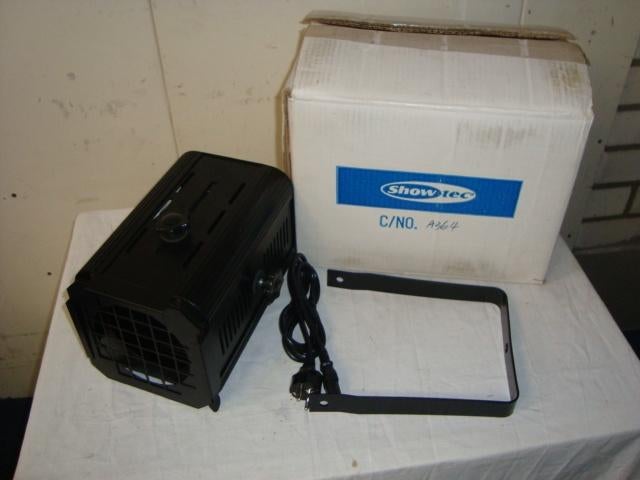 Nouveau : projecteur de cinéma Showtec avec douille E27, Musique & Instruments, Éclairage de théâtre, Neuf, Enlèvement ou Envoi