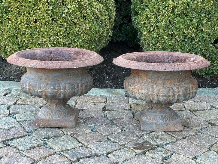 2 vases de jardin en fonte - belle patine - excellent état, Jardin & Terrasse, Vases de jardin, Enlèvement