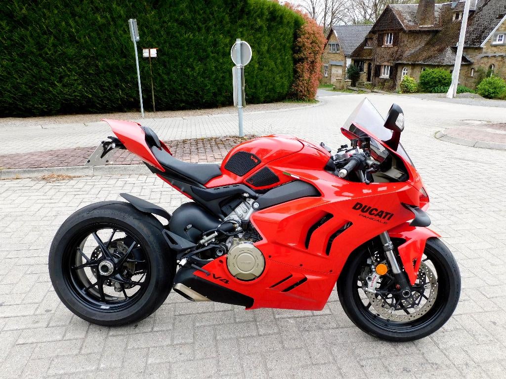 Ducati Panigale V4, 2000 km, 1 jaar garantie, Motoren, Motoren | Ducati, Bedrijf, Super Sport, meer dan 35 kW, 4 cilinders, Motorrijbewijs A