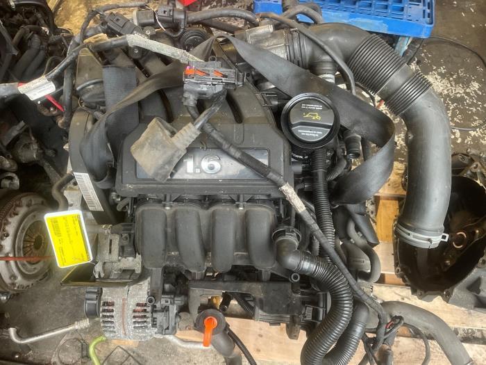 Motor van een Volkswagen Passat, Gebruikt, -, Volkswagen, -