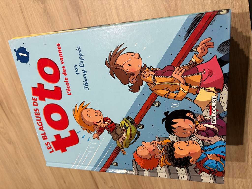 Bandes Dessinées Toto, Boeken, Humor, Ophalen of Verzenden, Zo goed als nieuw