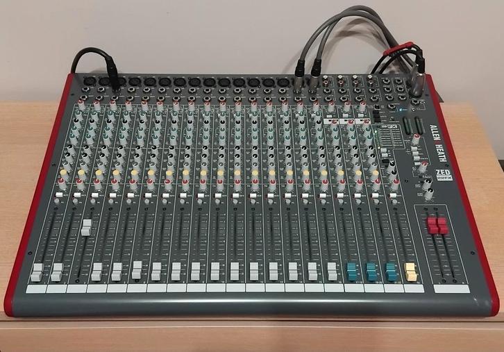 Zed-22FX mixer van Allen & Heath, Muziek en Instrumenten, Mengpanelen, Gebruikt, 10 tot 20 kanalen, Microfooningang, Ophalen of Verzenden