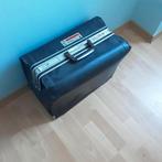 Oude goedgebruikte valies cavalet, Ophalen, Gebruikt, Leer