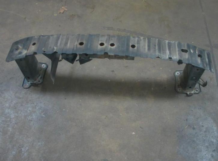 RENFORT PARE CHOC AVANT (TRAVERSE) Ford Focus 2 Wagon, Autos : Pièces & Accessoires, Suspension & Châssis, Ford, Utilisé