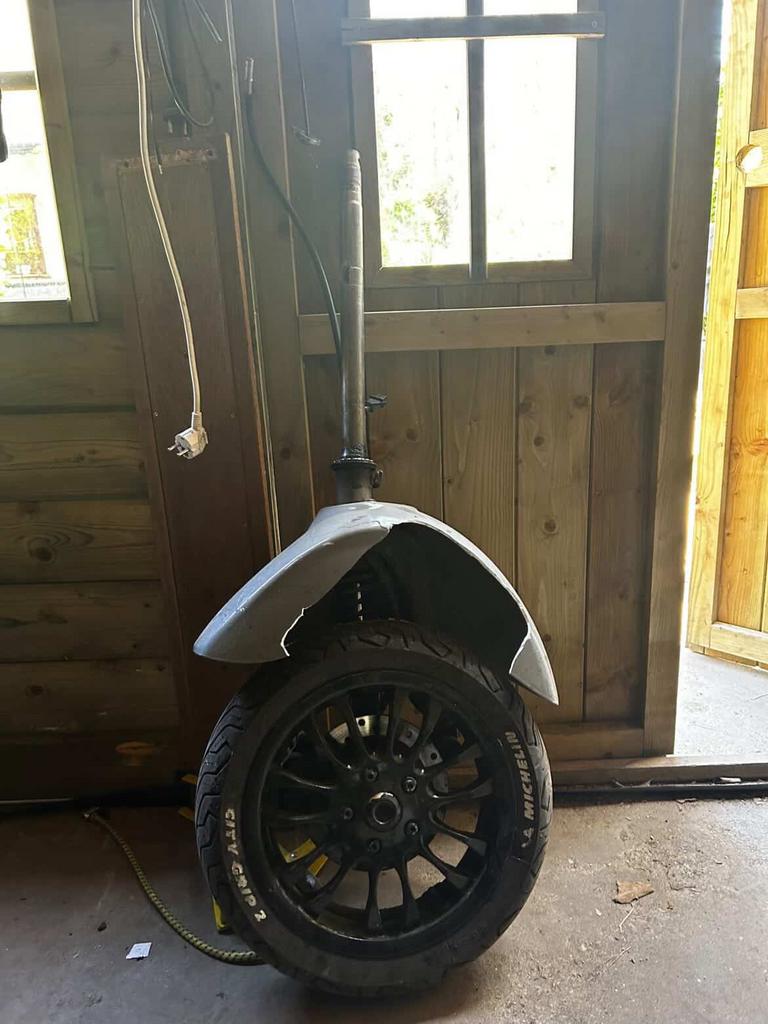 Voorvork vespa sprint, Ophalen