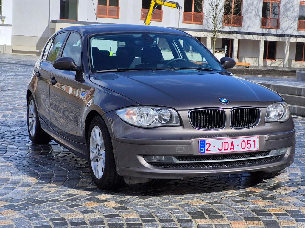 BMW 118i - 2008 - 2.0 Benzine - 116.000 km, Auto's, 1995 cc, 4 cilinders, Bruin, 5 deurs