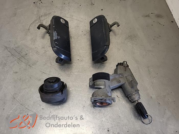 Serrure de contact + clé d'un Volkswagen Transporter, Autos : Pièces & Accessoires, Volkswagen, -, 3 mois de garantie, Utilisé