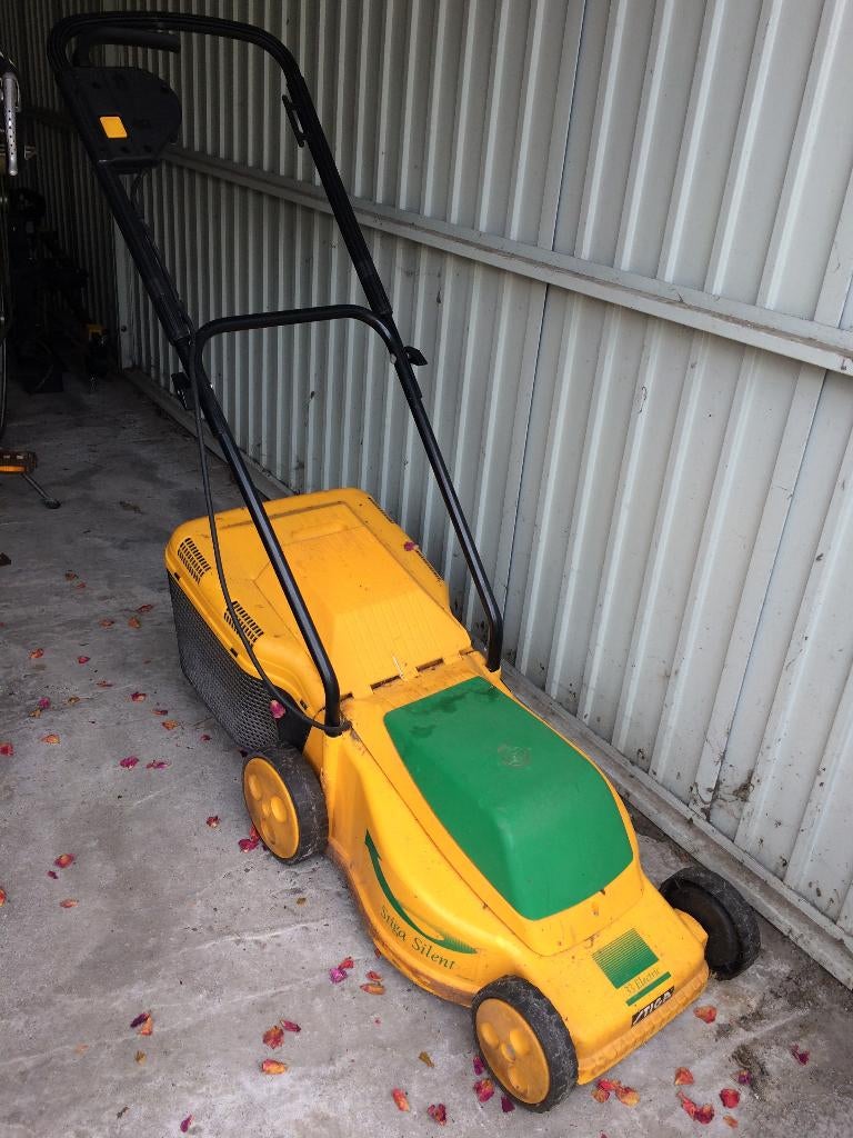 Grasmachine, Jardin & Terrasse, Tondeuses à gazon, Enlèvement, Utilisé, Tondeuses à gazon électriques, Bac de ramassage