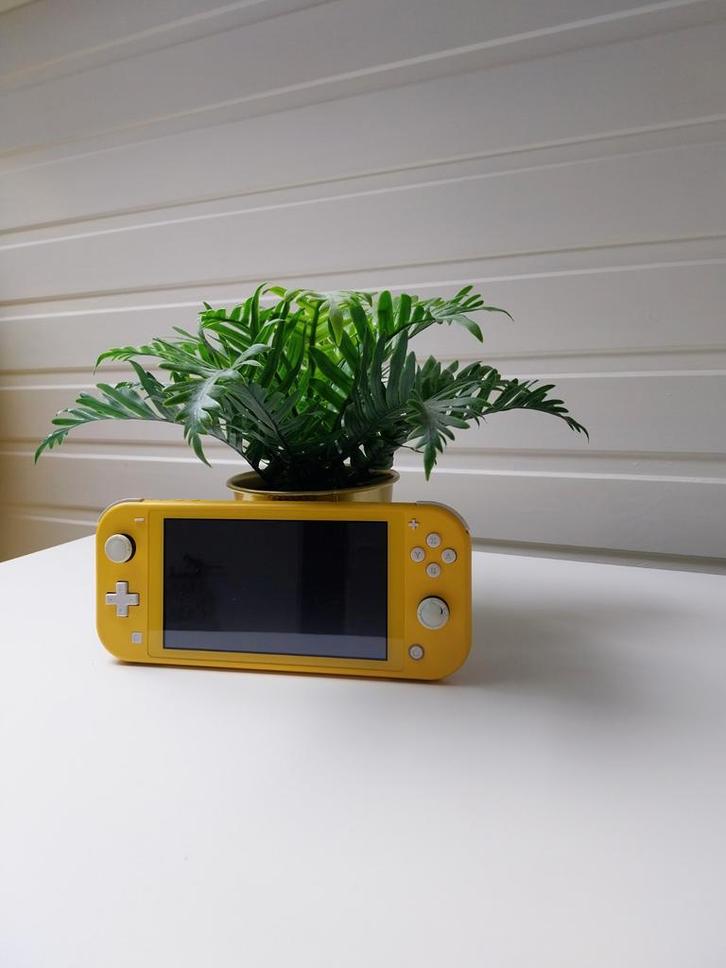 Nintendo Switch Lite, Consoles de jeu & Jeux vidéo, Consoles de jeu | Nintendo Switch Lite, Comme neuf, Jaune, Enlèvement