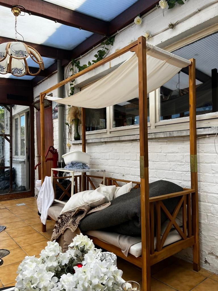 Houten loungebank met overkapping (tuinbank / daybed), Tuin en Terras, Overkappingen, Zo goed als nieuw, Veranda, Ophalen