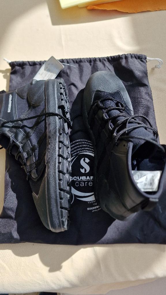 Bottes de plongée Scubapro Rockboots NEUVES jamais portées, Sports nautiques & Bateaux, Enlèvement ou Envoi, Neuf, Autres types