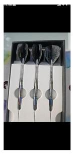 Dimi vn den bergh code 24 gram met handtekening te koop !, Sport en Fitness, Darts, Ophalen, Zo goed als nieuw, Pijlen