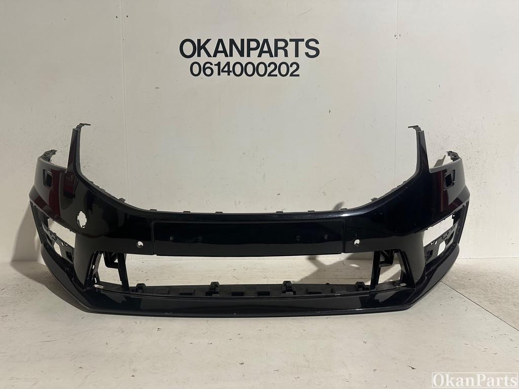 Skoda Octavia RS voorbumper 5E0807221AA, Voor, Tr. Vaclava Klementa 869
293 01  Mlada Boleslav, CZ, Skoda, Bumper