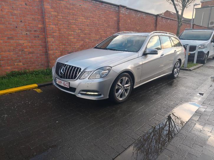 Te koop: Full option Mercedes-Benz E220d Estate Break Autom, Auto's, Mercedes-Benz, Particulier, Trekhaak, Break, Automaat, Ophalen