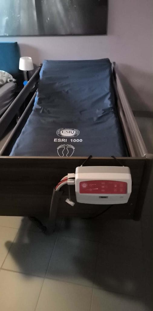 Ziekenhuisbed +alternetingmatras, Diversen, Verpleegmiddelen, Gebruikt, Ophalen