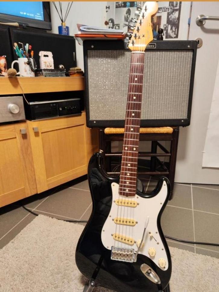 Fender Squire ME '87, Musique & Instruments, Instruments à corde | Guitares | Électriques, Fender, Enlèvement
