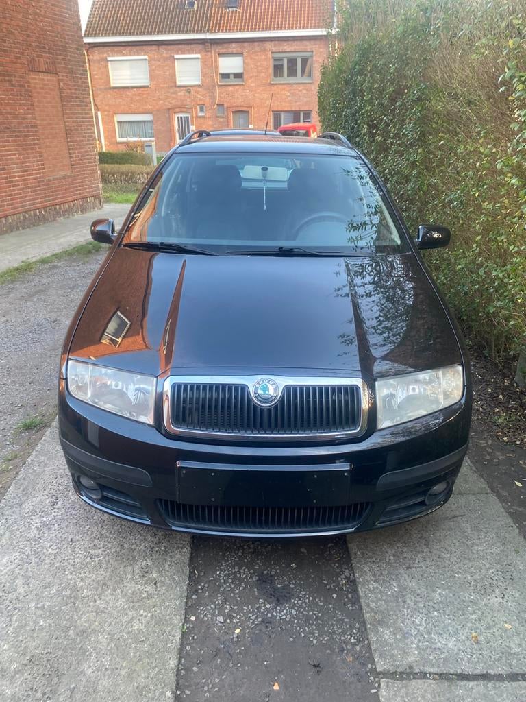 skoda fabia 1,9 tdi 101cv fiable puissant économique, Auto's, Skoda, Stof, Zwart, Zwart, 5 deurs