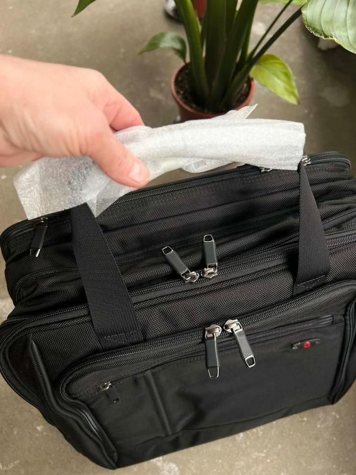 Valise de voyage Victorinox Works Traveler 3.0, collection L, Bijoux, Sacs & Beauté, Sacs | Sacs de voyage & Petits Sacs de voyage