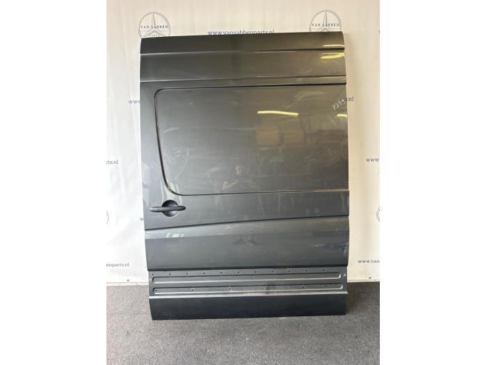 Porte coulissante gauche d'un Mercedes Sprinter (7759), Autos : Pièces & Accessoires, Carrosserie & Tôlerie, Porte, Mercedes-Benz