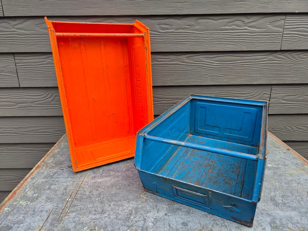 Set van 2 Vintage Industriële Metalen Stapelbakken (#1), Ophalen of Verzenden