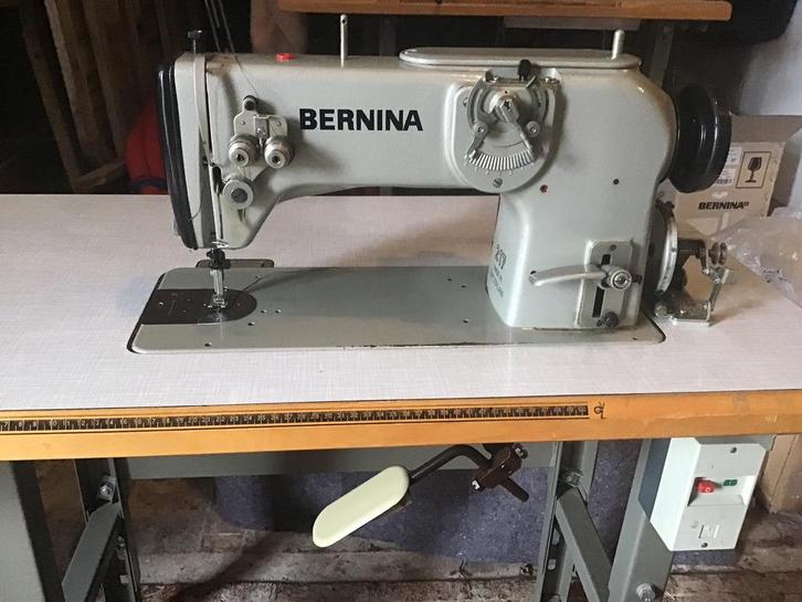 Bernina, Hobby & Loisirs créatifs, Machines à coudre & Accessoires, Comme neuf, Bernina, Enlèvement ou Envoi