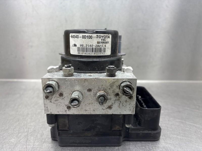 ABS POMP ABS Toyota Yaris III (P13) (|445400D100|), Auto-onderdelen, Overige Auto-onderdelen, Toyota, Gebruikt