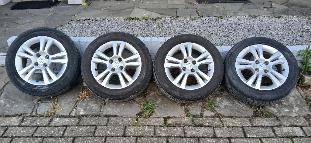 4x velgen met banden waarvan 2 splinter nieuw., Autos : Pièces & Accessoires, Pneus & Jantes, Pneus et Jantes, 4 Saisons, 16 pouces