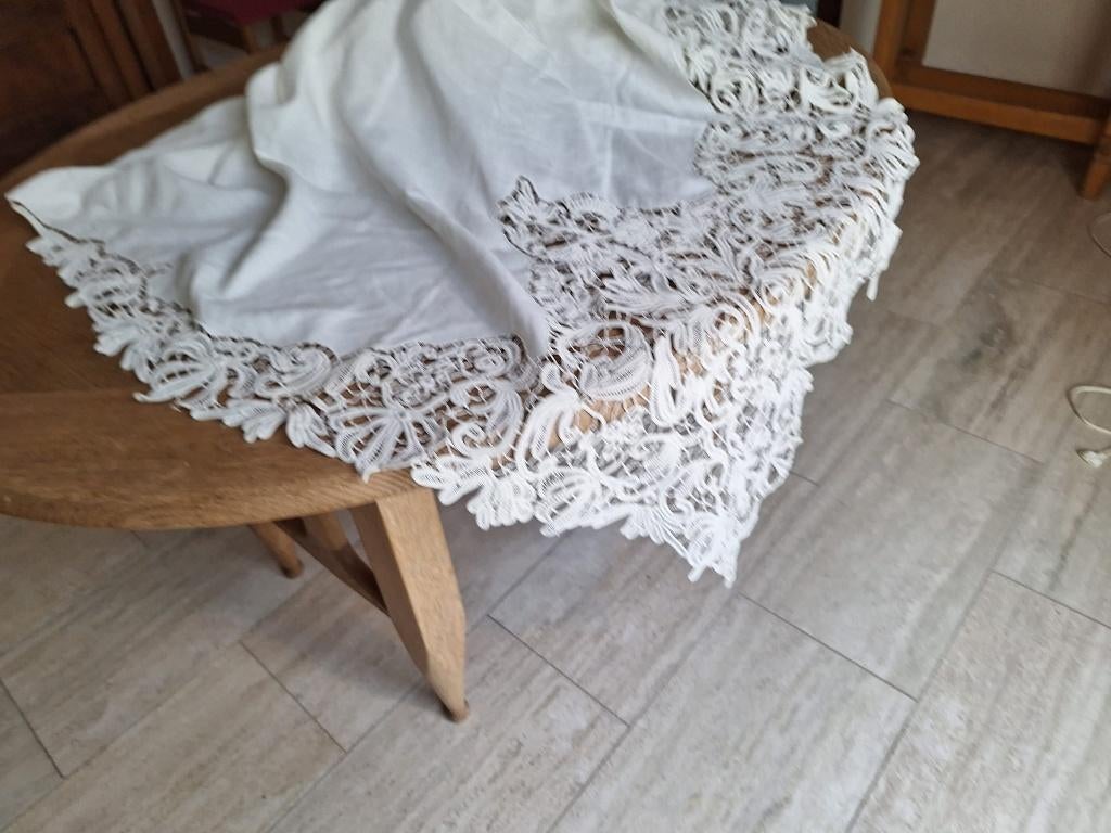 2 draps anciens d'exception, brodés main 2,1x3,9m + 2,8x4,2m, Autres dimensions, Comme neuf, Enlèvement, Autres types