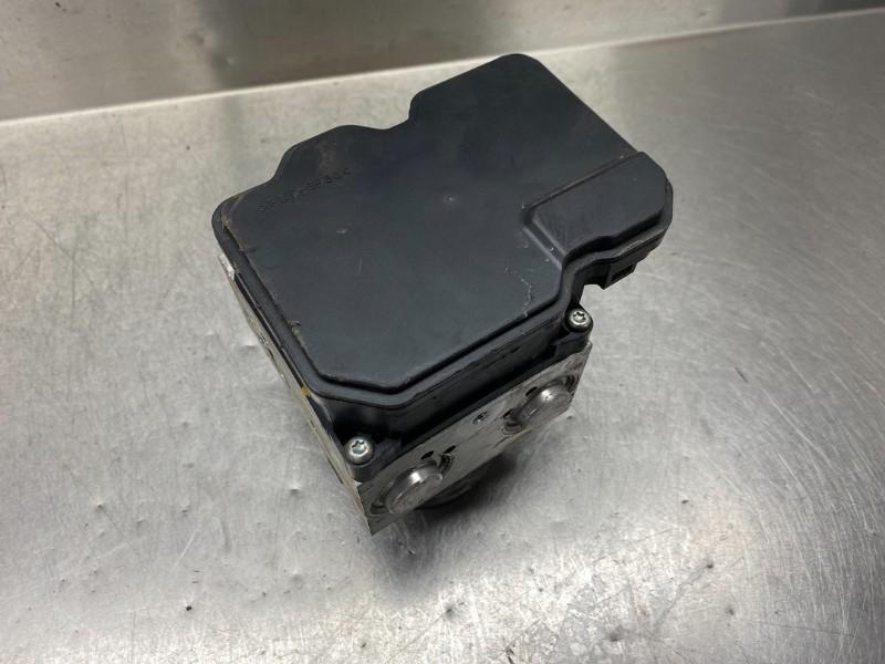 BLOC ABS (FREINS ANTI-BLOCAGE) Juke (F15) (|476601KD0A|), Utilisé, Nissan